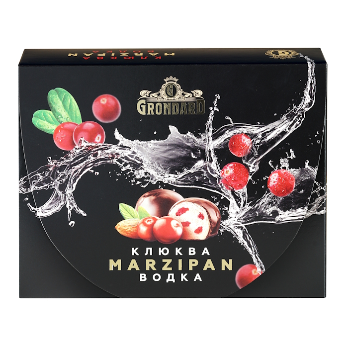 Конфеты из классического марципана с кусочками клюквы и водкой