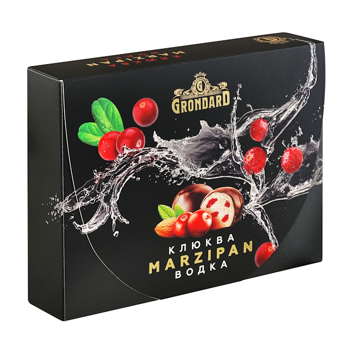 Конфеты из классического марципана с кусочками клюквы и водкой